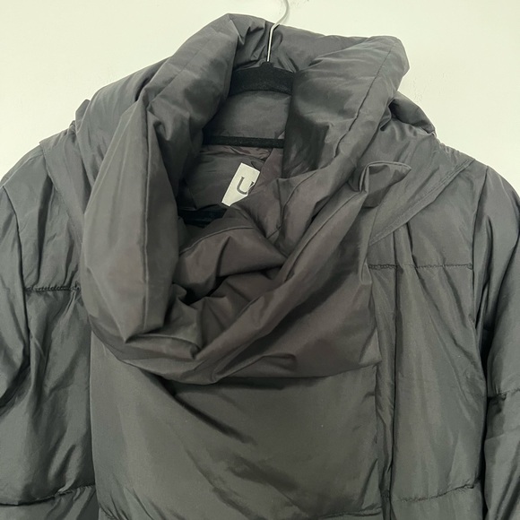 UGG water resistant puffer coat - Picture 9 of 13